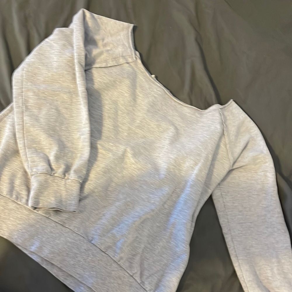 Grey long sleeve shirt